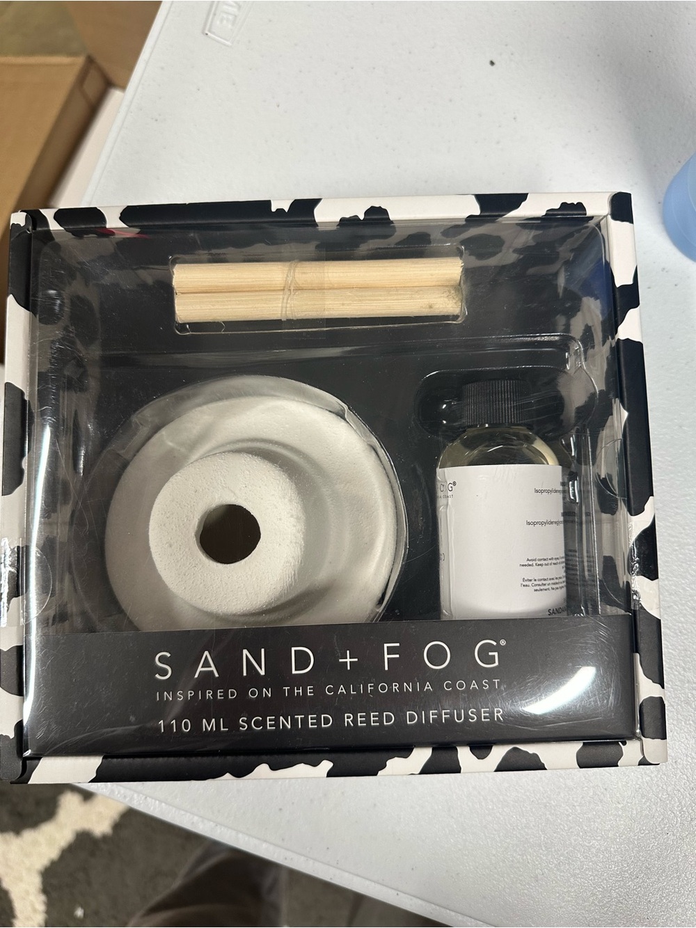 SAND + FOG Guava Mango Reed Diffuser Kit NWT - Picture 3 of 4